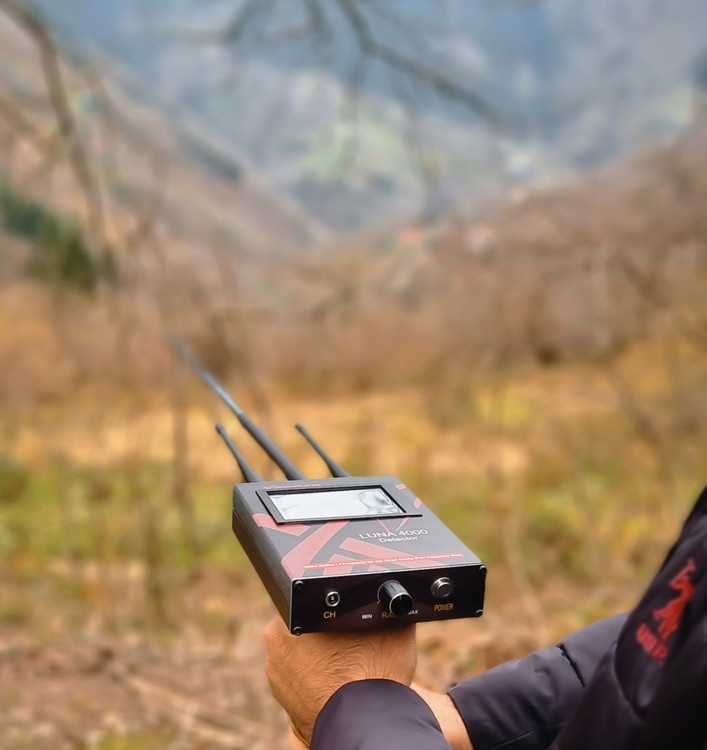 حفره یاب لونا 5000 برند ایکس سنس Luna-5000 Xsense detector